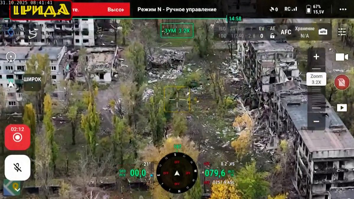 V Pokrovsku zuří tvrdé boje, zastavit pád města mají ukrajinské speciální síly